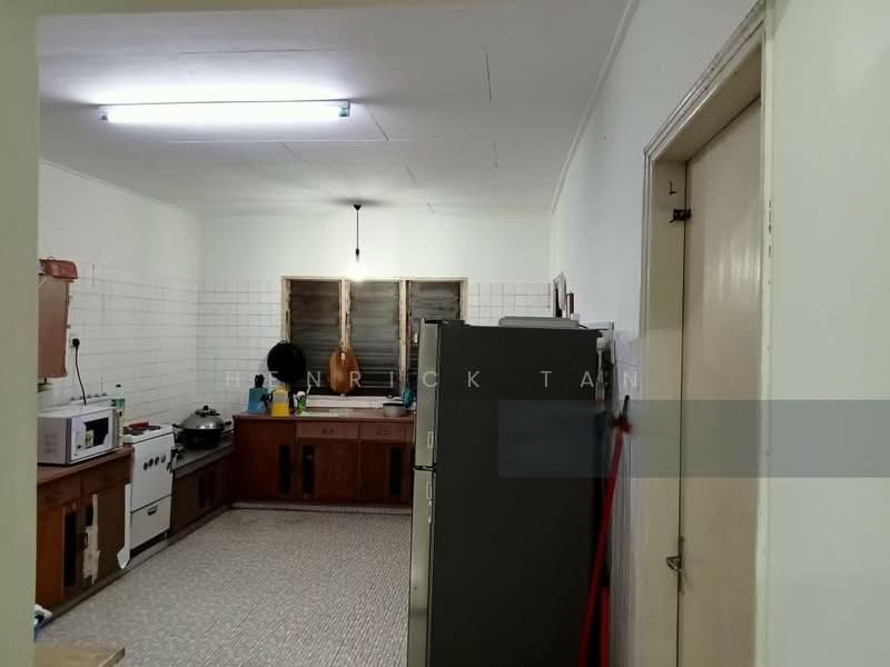 Rumah Banglo untuk Dijual di Bukit Gasing (Petaling Jaya) - Henrick Tan - Kitchen - PropertyGuru.com.my