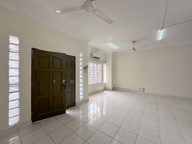 Rumah Teres 2 Tingkat untuk Dijual di Mutiara Damansara (Selangor) - Tarsha Lim - Entrance - PropertyGuru.com.my