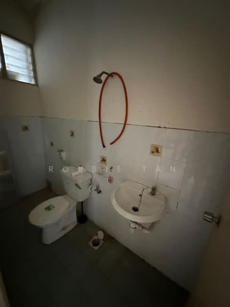 Apartment for Rent at Sri Awana Townhouse - Robbie Tan - Bathroom - PropertyGuru.com.my