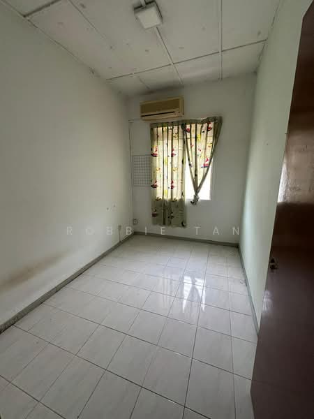 Apartment for Rent at Sri Awana Townhouse - Robbie Tan - Bedroom - PropertyGuru.com.my