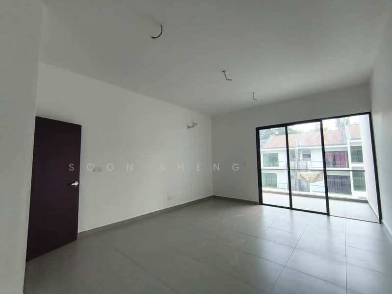 Rumah Teres 3 Tingkat untuk Dijual di Batu 9 (Cheras) - Soon Sheng Law - Living Room - PropertyGuru.com.my