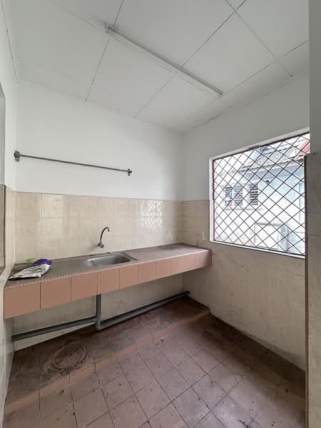 Rumah Teres 2 Tingkat untuk Dijual di Mutiara Damansara (Selangor) - Tarsha Lim - Kitchen - PropertyGuru.com.my