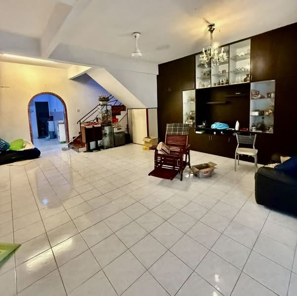 2-storey Terraced House for Sale in Air Putih (Kuantan) - George Lee - Living Room - PropertyGuru.com.my