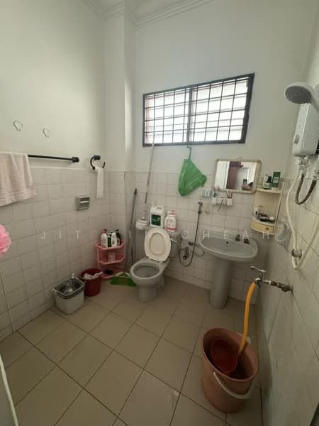2-storey Terraced House for Sale in Taman Sri Putri (Skudai) - Jit Sin Cheah - Bathroom - PropertyGuru.com.my