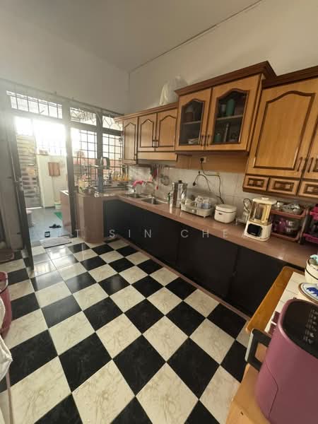 2-storey Terraced House for Sale in Taman Sri Putri (Skudai) - Jit Sin Cheah - Kitchen - PropertyGuru.com.my