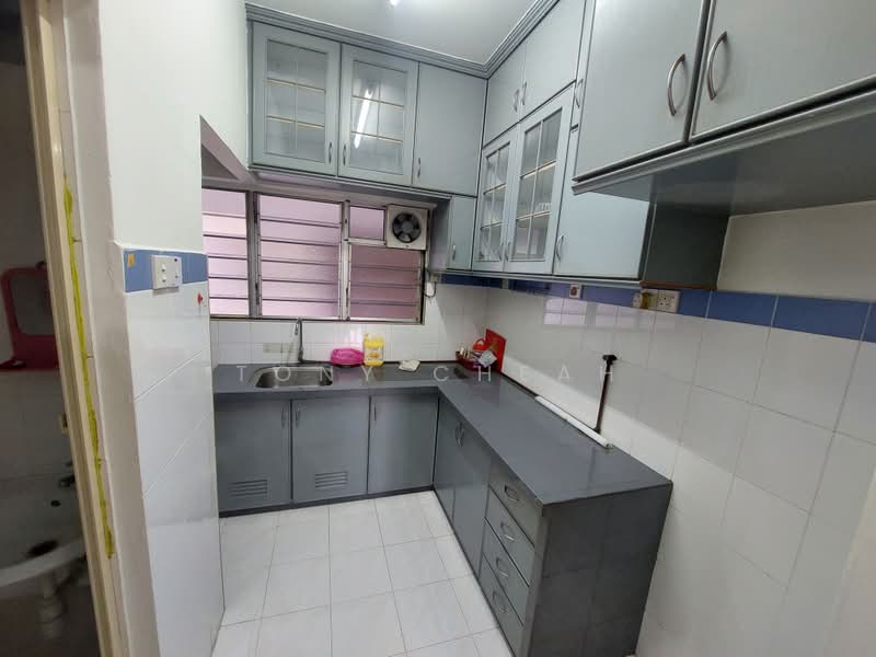 Apartment for Sale at GL Garden - Tony Cheah - Kitchen - PropertyGuru.com.my
