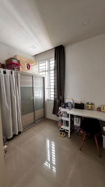 Pangsapuri untuk Dijual di Kipark Apartment - Alviss Tay - Bedroom - PropertyGuru.com.my