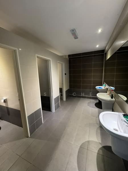Factory for Rent in Eco Business Park 1 (Johor Bahru) - Jit Sin Cheah - Bathroom - PropertyGuru.com.my