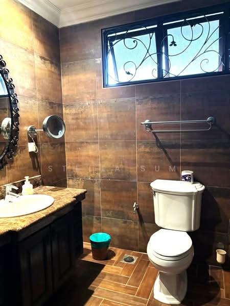 Bungalow House untuk Dijual di Usj 5 (Subang Jaya) - Stella Sum - Bathroom - PropertyGuru.com.my