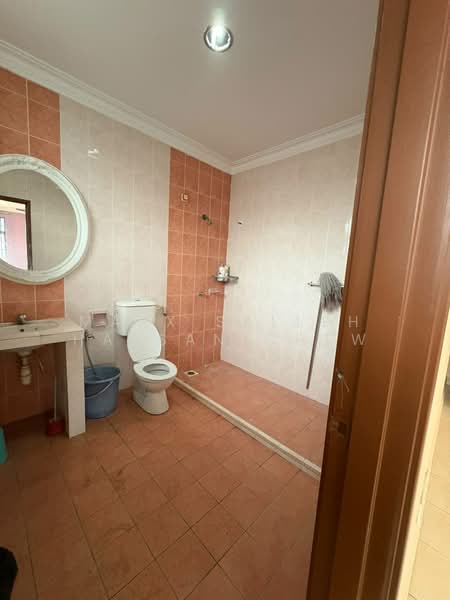 Rumah Berkembar untuk Disewa di Seksyen 7 (Bangi) - Maxx Salleh Hassan Chew - Bathroom - PropertyGuru.com.my