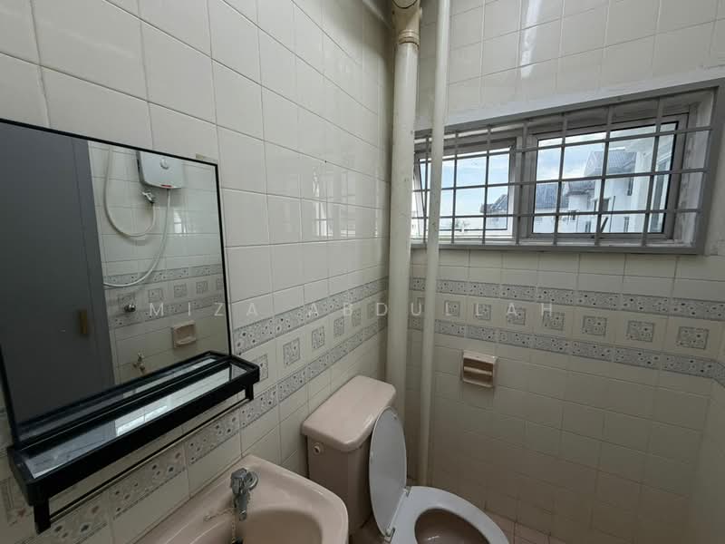 Terraced House for Rent in BANDAR PUCHONG JAYA (Puchong) - Miza Abdullah - Bathroom - PropertyGuru.com.my