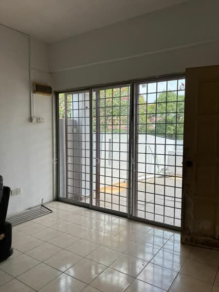 Rumah Teres untuk Disewa di Seksyen 32, Kemuning Green Ville (Shah Alam) - Carol Lim - Living Room - PropertyGuru.com.my