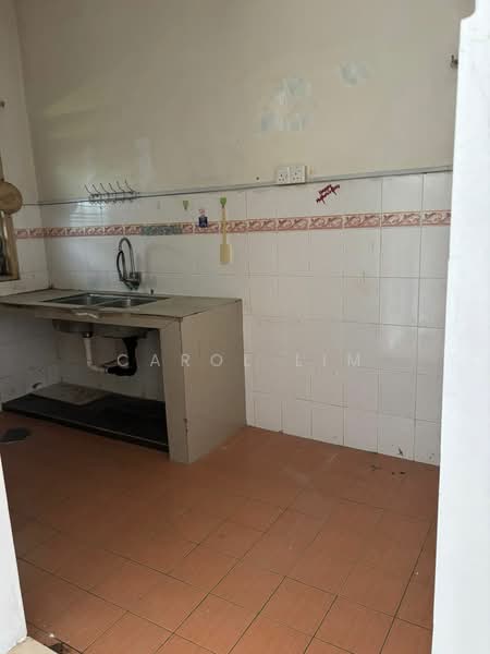 Rumah Teres untuk Disewa di Seksyen 32, Kemuning Green Ville (Shah Alam) - Carol Lim - Kitchen - PropertyGuru.com.my