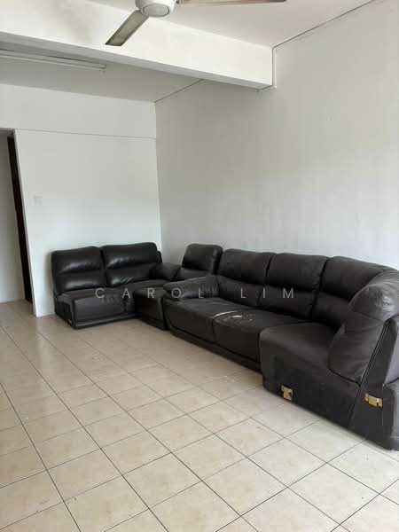 Rumah Teres untuk Disewa di Seksyen 32, Kemuning Green Ville (Shah Alam) - Carol Lim - Living Room - PropertyGuru.com.my