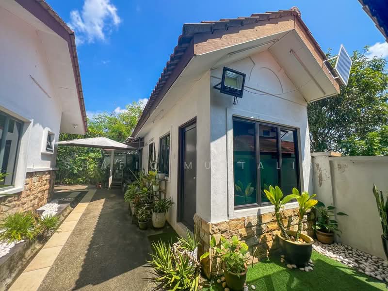 Bungalow for Sale in Desa Pinggiran Putra (Dengkil) - Shafiq Muttalib - PropertyGuru.com.my