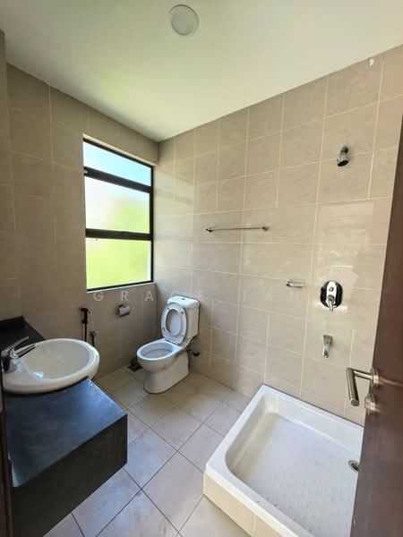 Bungalow for Sale in Mutiara Damansara (Selangor) - Grace Tan - Bathroom - PropertyGuru.com.my