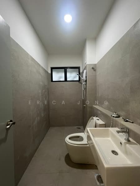 Terraced House for Rent in Johor Bahru (Johor) - Erica Jong - Bathroom - PropertyGuru.com.my