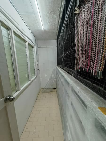 Flat for Sale at Seksyen 2 Wangsa Maju Flat - Norhayati Othman - Corridor - PropertyGuru.com.my