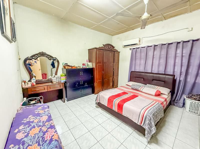 Rumah Teres 2 Tingkat untuk Dijual di Taman Saga (Klang) - Amzar Faiz - PropertyGuru.com.my