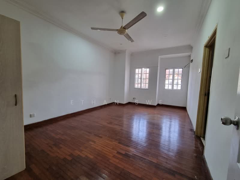 BRP 7, Bukit Rahman Putra, 2 Storeys (20ft x 70ft) Sungai Buloh - 4