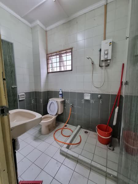 2-storey Terraced House for Sale in Sungai Buloh (Selangor) - Ethan Swe - Bathroom - PropertyGuru.com.my