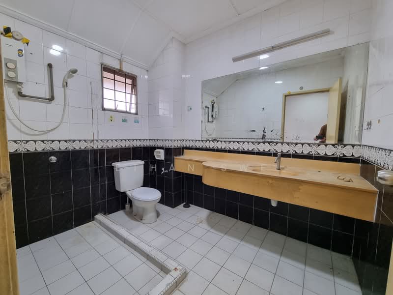 2-storey Terraced House for Sale in Sungai Buloh (Selangor) - Ethan Swe - Bathroom - PropertyGuru.com.my
