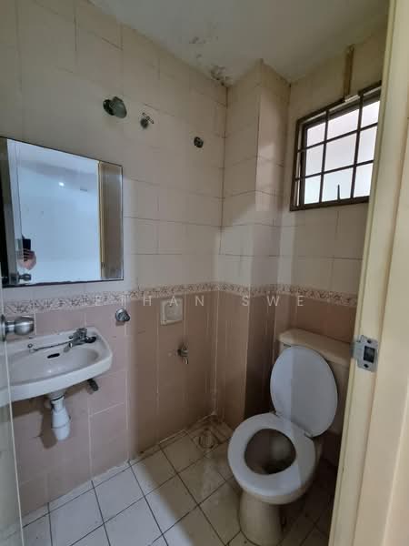 2-storey Terraced House for Sale in Sungai Buloh (Selangor) - Ethan Swe - Bathroom - PropertyGuru.com.my