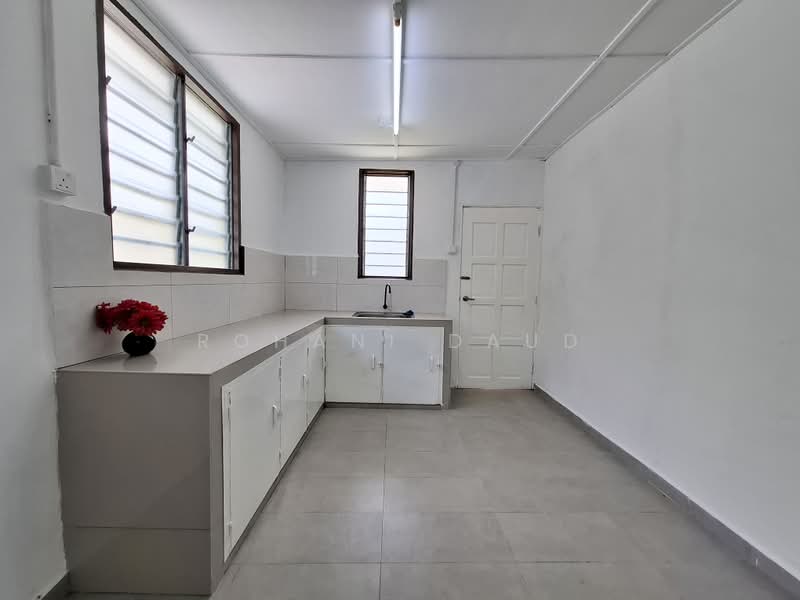 Semi-Detached House for Rent in Taman Rasah Kemayan (Rasah) - Rohani Daud - Kitchen - PropertyGuru.com.my