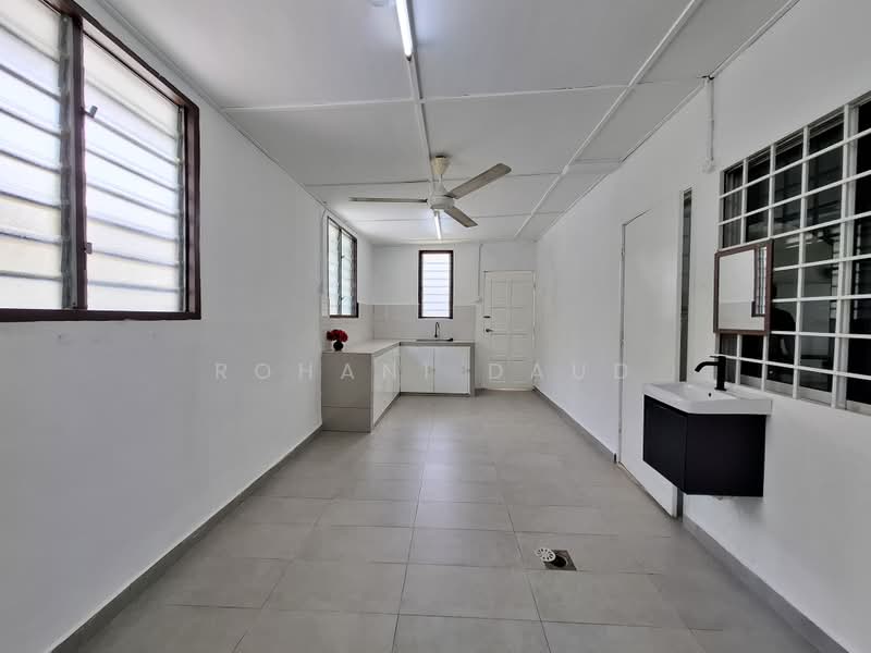 Semi-Detached House for Rent in Taman Rasah Kemayan (Rasah) - Rohani Daud - Kitchen - PropertyGuru.com.my