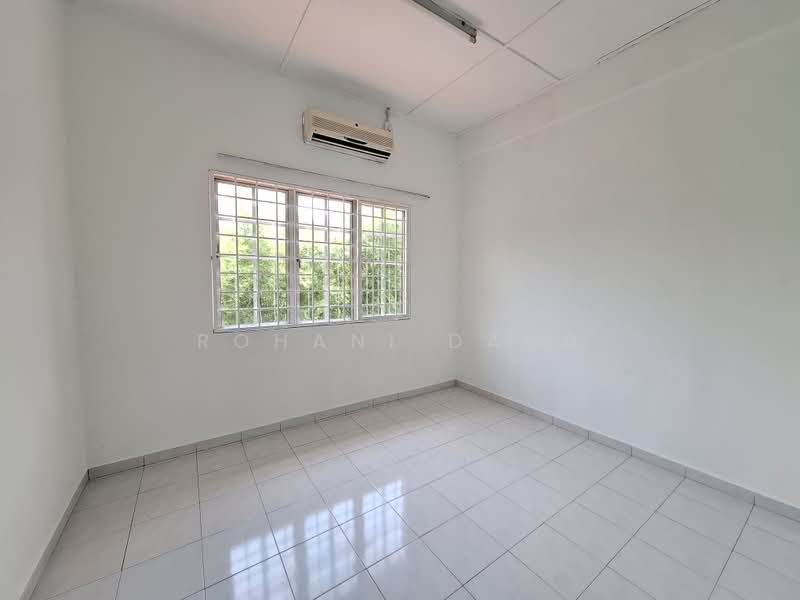 Semi-Detached House for Rent in Taman Rasah Kemayan (Rasah) - Rohani Daud - Interior - PropertyGuru.com.my
