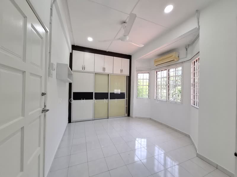 Semi-Detached House for Rent in Taman Rasah Kemayan (Rasah) - Rohani Daud - Interior - PropertyGuru.com.my