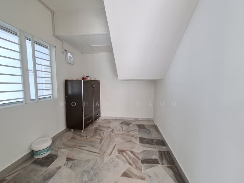 Semi-Detached House for Rent in Taman Rasah Kemayan (Rasah) - Rohani Daud - Interior - PropertyGuru.com.my