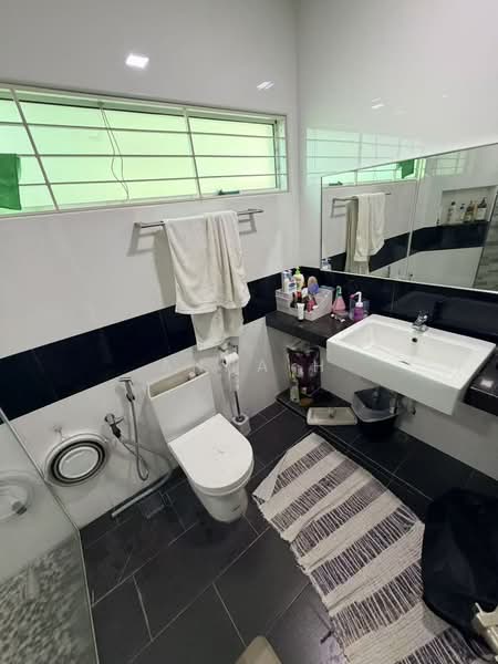 Rumah Teres 2.5 Tingkat untuk Dijual di Pandan Indah (Ampang) - Anna H - Bathroom - PropertyGuru.com.my