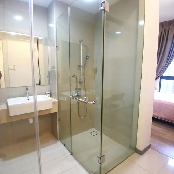 Service Residence for Sale at Southlink - Nisha . - Bathroom - PropertyGuru.com.my