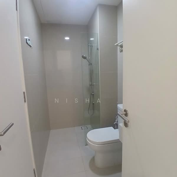 Service Residence for Sale at Southlink - Nisha . - Bathroom - PropertyGuru.com.my