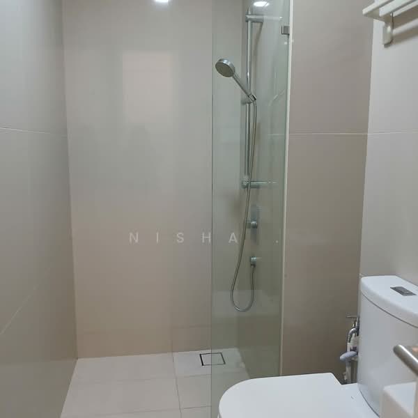 Service Residence for Sale at Southlink - Nisha . - Bathroom - PropertyGuru.com.my