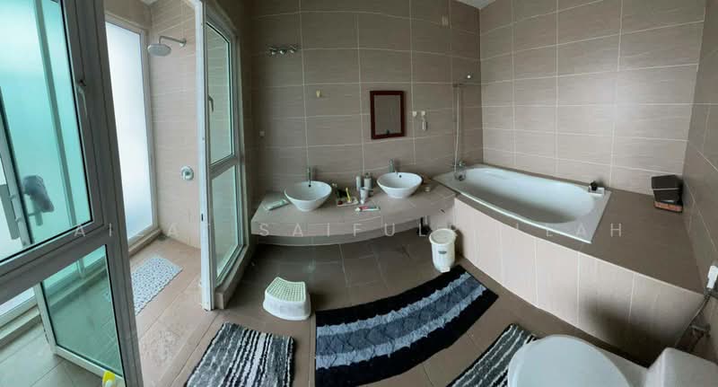 Rumah Teres 2 Tingkat untuk Disewa di Cyberjaya (Selangor) - Aizat Saifulrullah - Bathroom - PropertyGuru.com.my