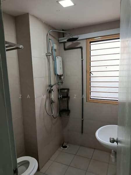 Pangsapuri untuk Disewa di Suria Ixora - Zaimah Zamri - Bathroom - PropertyGuru.com.my