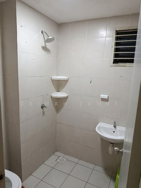 Pangsapuri untuk Disewa di Suria Ixora - Zaimah Zamri - Bathroom - PropertyGuru.com.my