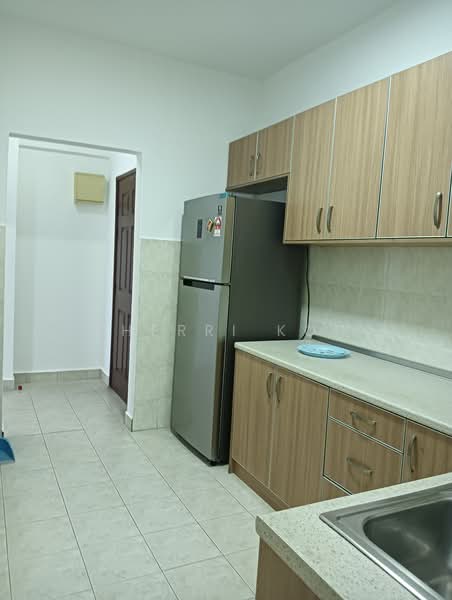 Kondominium untuk Dijual di D'Aman Ria Condominium - Sherri Koh - Kitchen - PropertyGuru.com.my