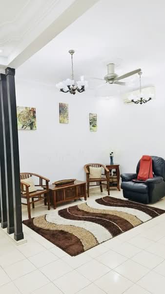 2-storey Terraced House for Rent in Bandar Kinrara (Selangor) - Yanie Yussuf - Living Room - PropertyGuru.com.my