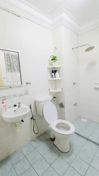 2-storey Terraced House for Rent in Bandar Kinrara (Selangor) - Yanie Yussuf - Bathroom - PropertyGuru.com.my