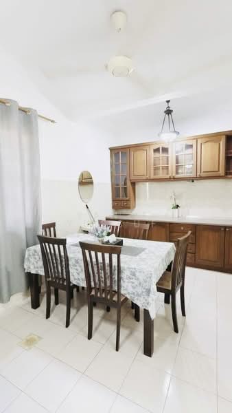 2-storey Terraced House for Rent in Bandar Kinrara (Selangor) - Yanie Yussuf - Dining Room - PropertyGuru.com.my