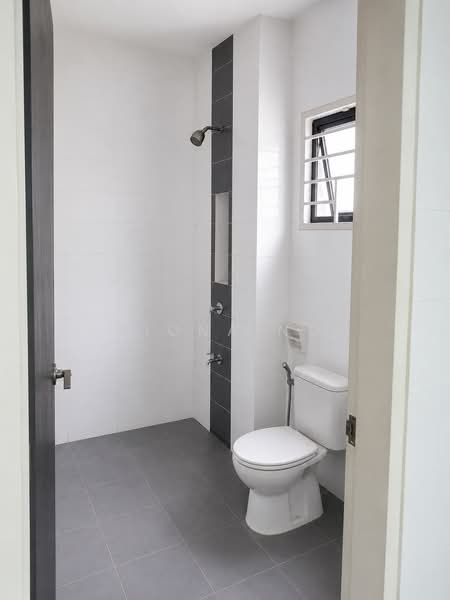 Rumah Teres 2 Tingkat untuk Disewa di Bukit Raja (Selangor) - Fiona Ng - Bathroom - PropertyGuru.com.my