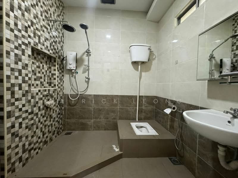 Rumah Teres 2 Tingkat untuk Dijual di Kota Emerald (Rawang) - Patrick Leong - Bathroom - PropertyGuru.com.my