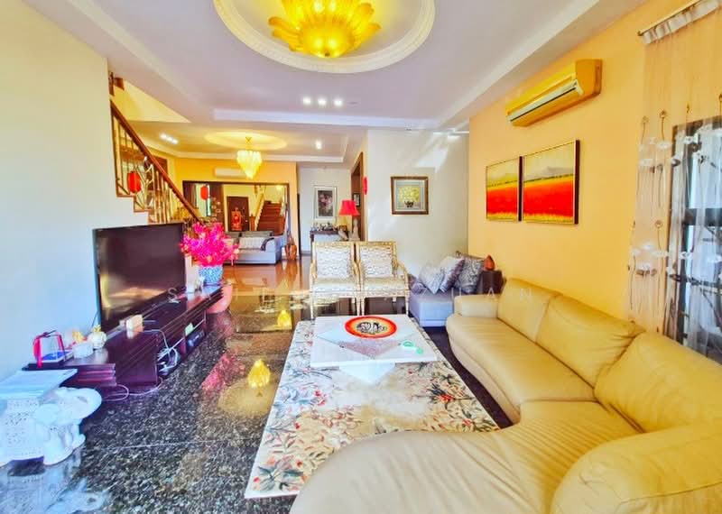 Rumah Berkembar untuk Dijual di Ampang Jaya (Ampang) - Saiful Azuan - Living Room - PropertyGuru.com.my
