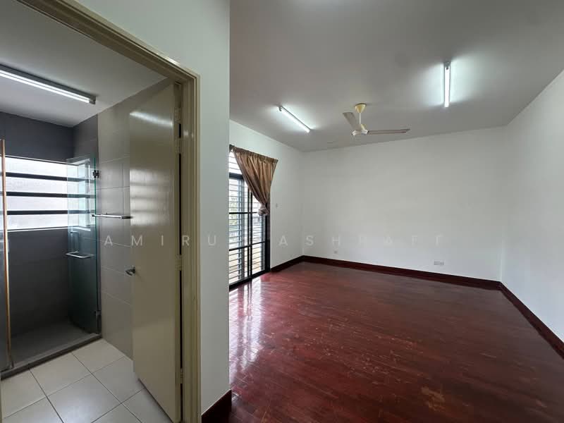 Rumah Teres untuk Disewa di 16 Sierra (Puchong) - Amirul Ashraff - Bathroom - PropertyGuru.com.my