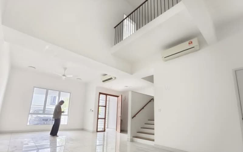Rumah Teres 2 Tingkat untuk Disewa di Semenyih (Selangor) - Sicky Chow - Living Room - PropertyGuru.com.my