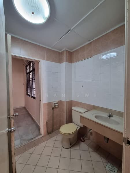 Rumah Berkembar untuk Dijual di Sungai Buloh (Selangor) - Ethan Swe - Bathroom - PropertyGuru.com.my