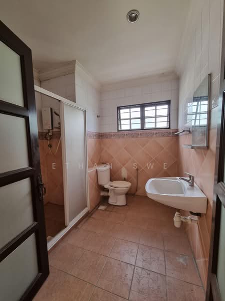 Rumah Berkembar untuk Dijual di Sungai Buloh (Selangor) - Ethan Swe - Bathroom - PropertyGuru.com.my